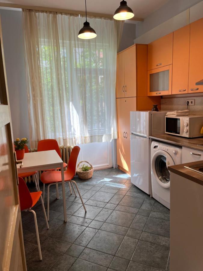 113 In With 2br And 2 Full Bath * София