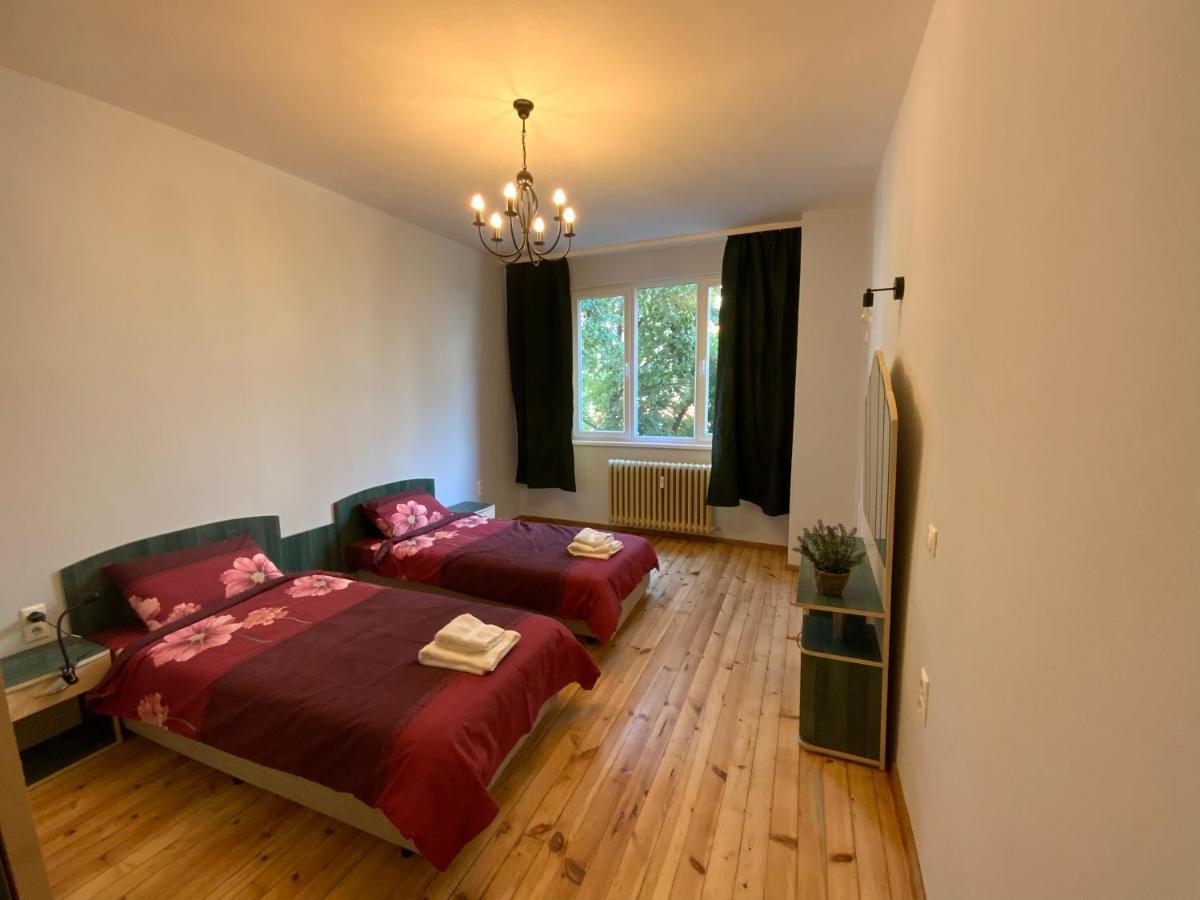 113 In With 2br And 2 Full Bath Апартамент София